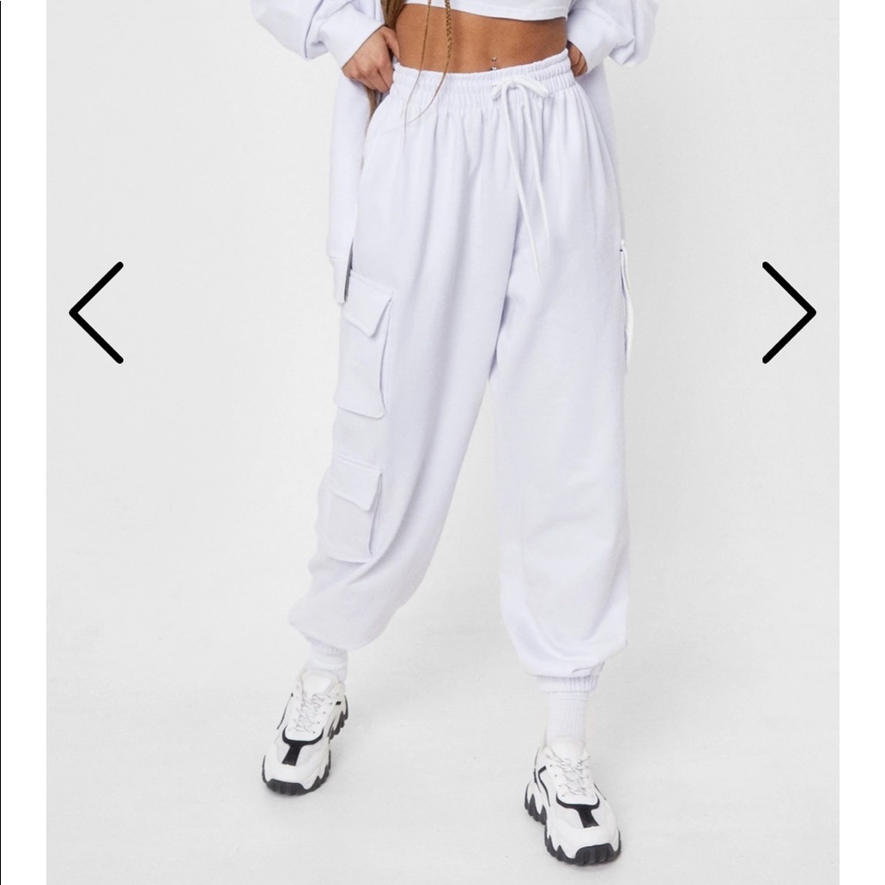 “Pocket Detail Jogger”